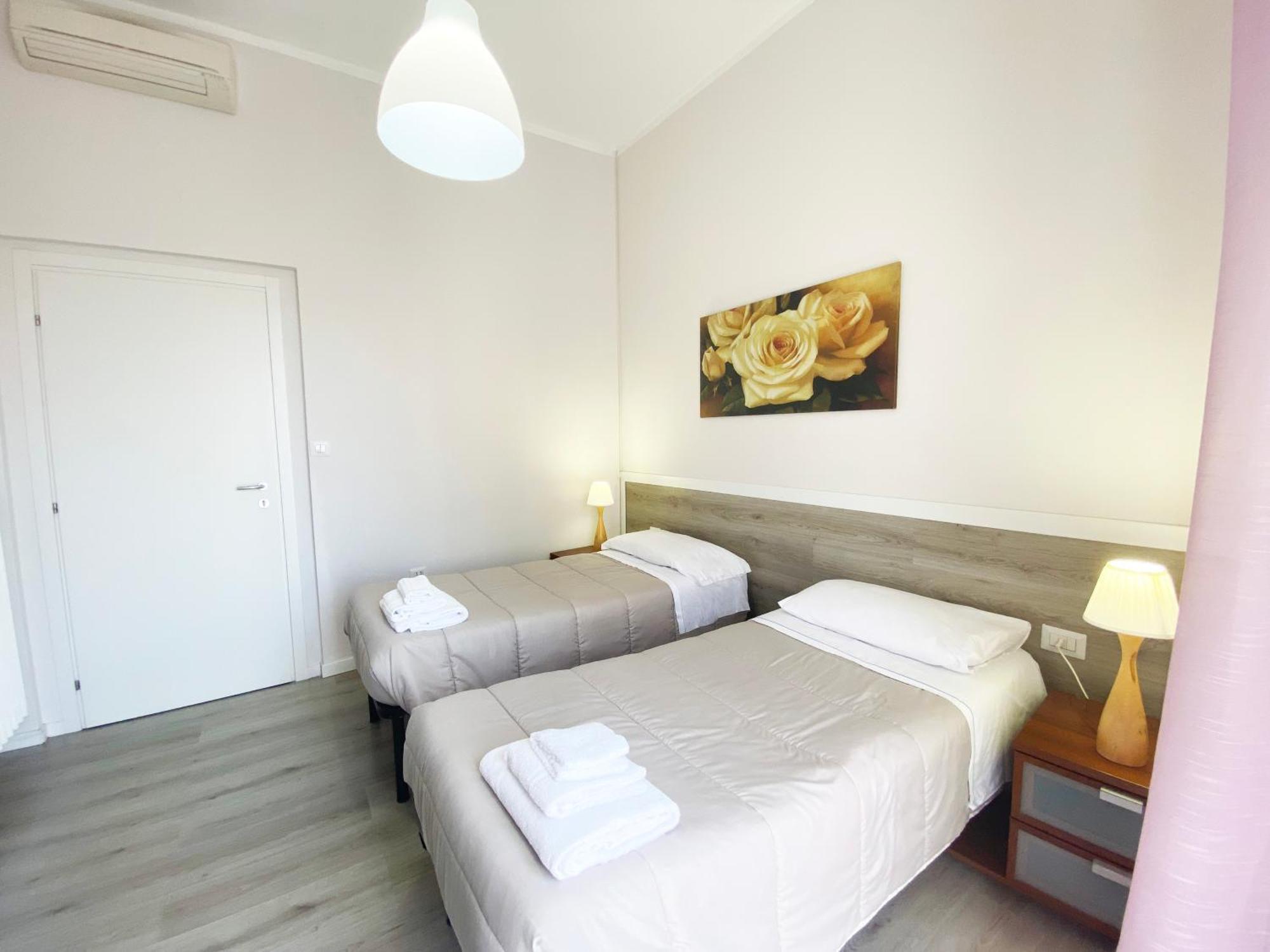 Easyrooms One Parma Szoba fotó