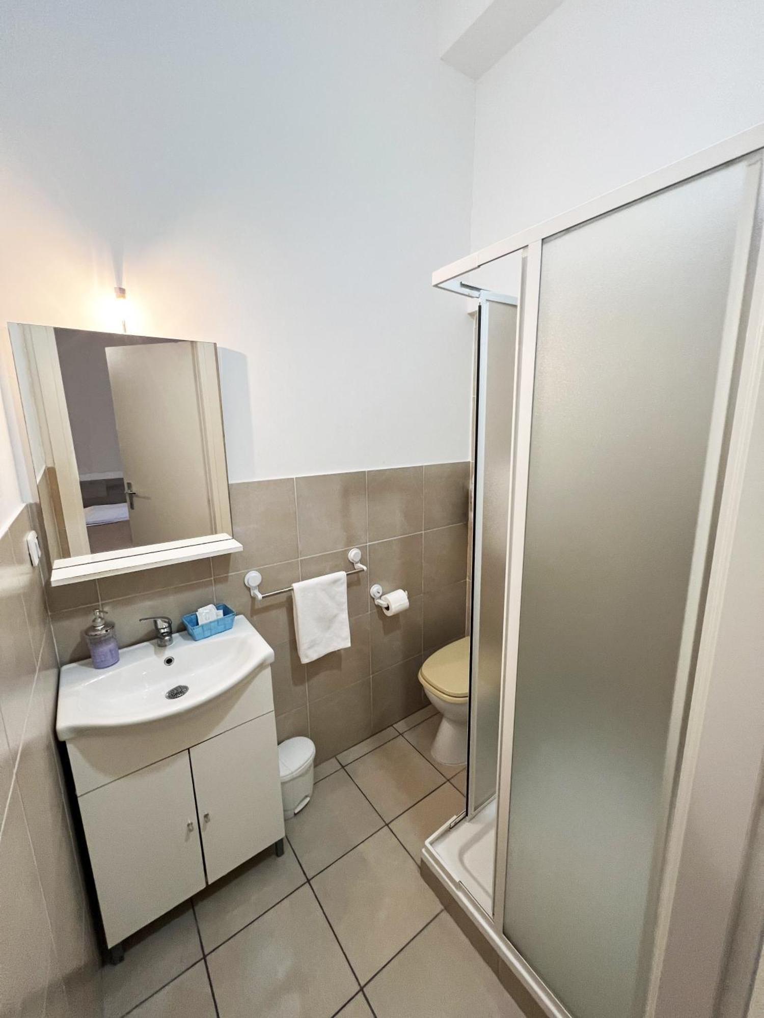 Easyrooms One Parma Szoba fotó